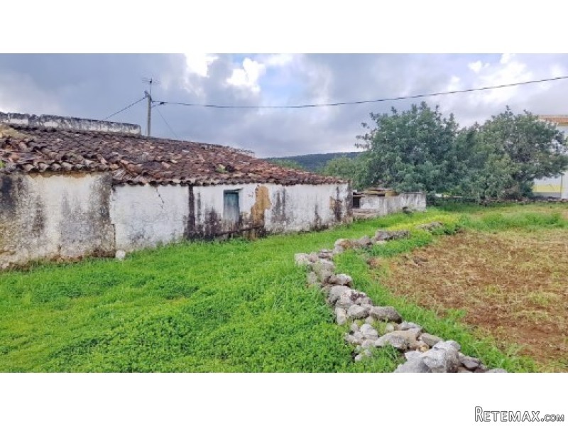 Plot With Ruin To Built 300m2.