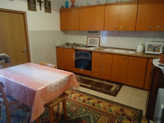 CENTAR, STAN SA POGLEDOM NA ARENU - 4
