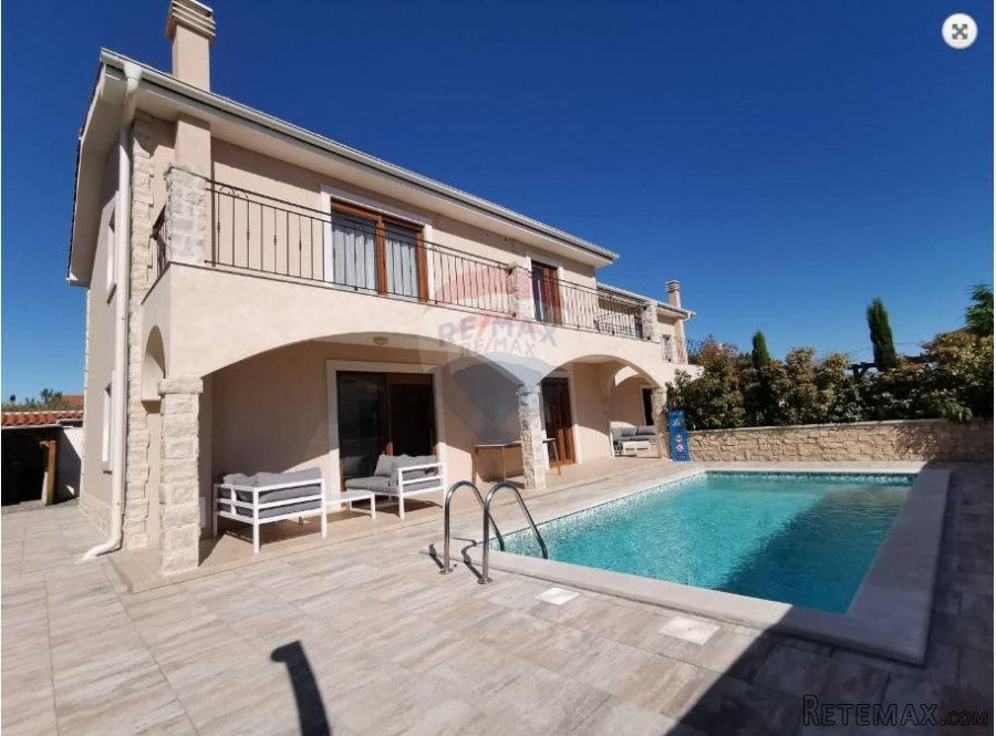 Otok Krk – Dvije luksuzne vile s bazenima | 2 × 190 m²