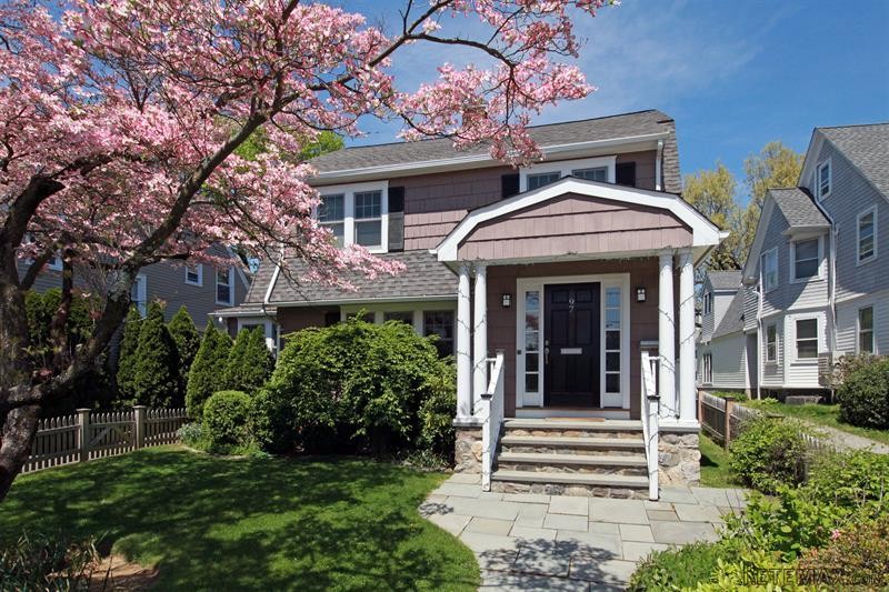 4 bedroom House For Sale: 97 E Elm.. - 2