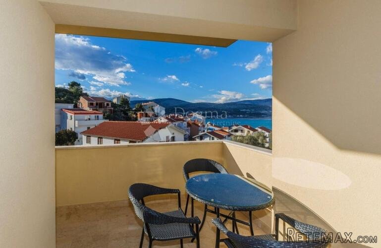 Dvosobni apartman sa pogledom na more, super lokacija - 3