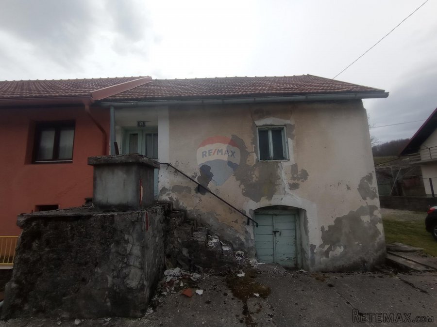 Lika,Drežnica,dvojna kuća sa zemljištem 25200 m2