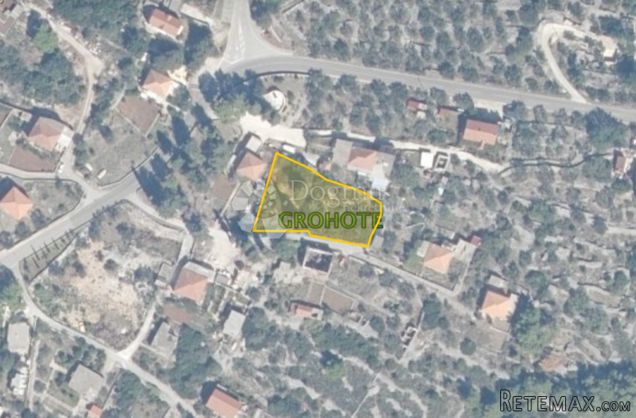 GRAĐEVINSKO ZEMLJIŠTE U MJESTU GROHOTE, OTOK ŠOLTA - 4