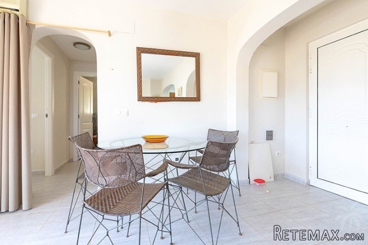 A 2 bedroom, 1 bathroom, detached villa located on the.. - 8