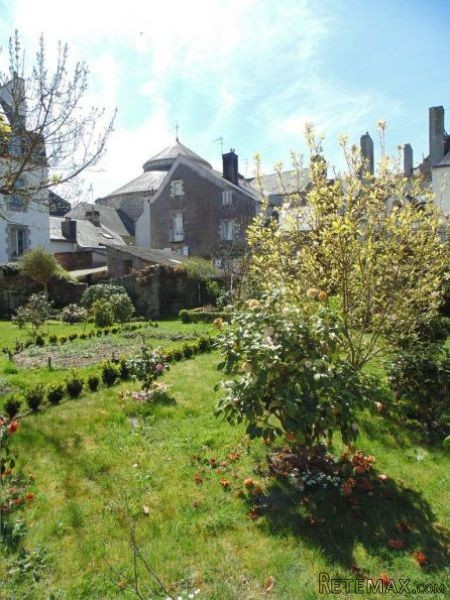 4 Bedroom House For Sale - 2