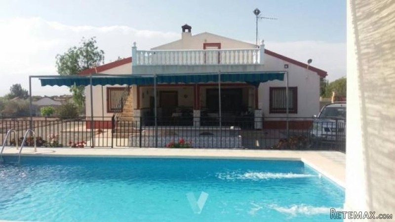 Excellent Villa In Elche