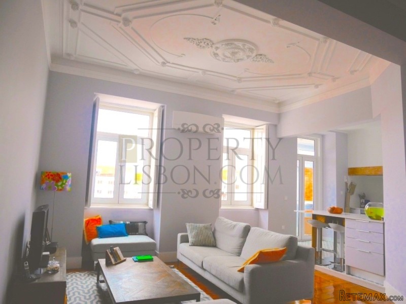 T2 Lisbon Apartment for Sale,Campo de..