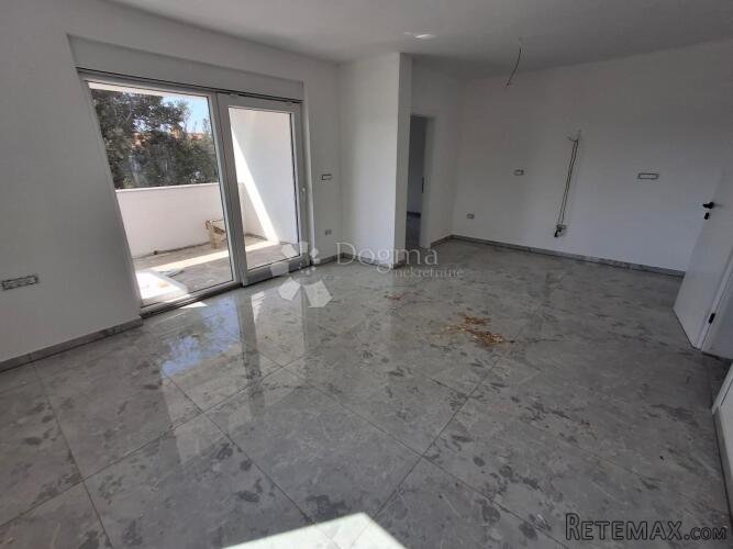 Dvosobni apartman u novogradnji na top lokaciji. Barbat