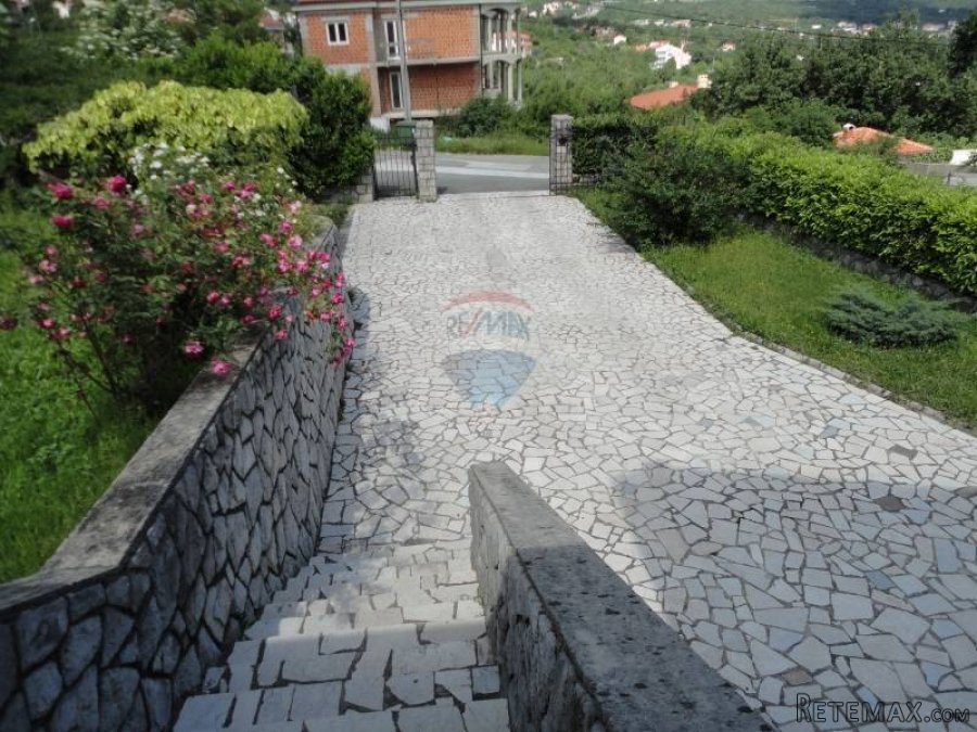 Opatija(Pobri)-stan sa okućnicom - 2