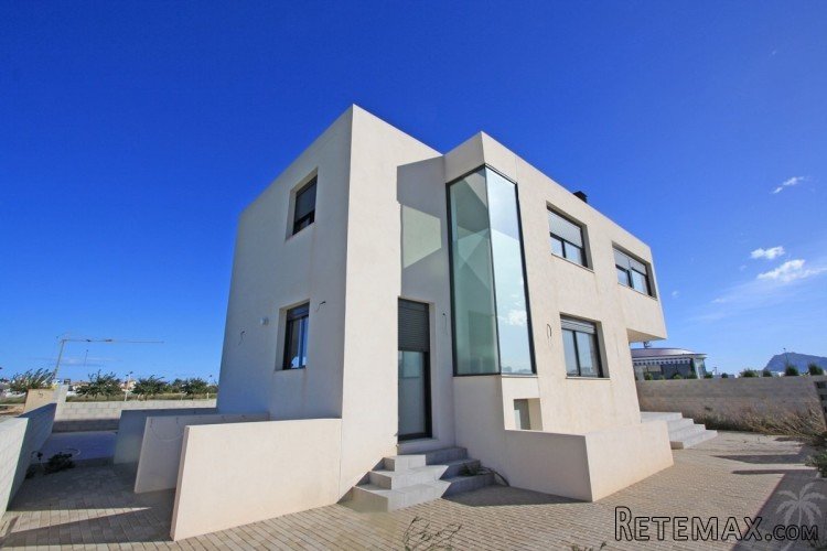 Modern new built villa with private pool located on a 500m2.. - 3