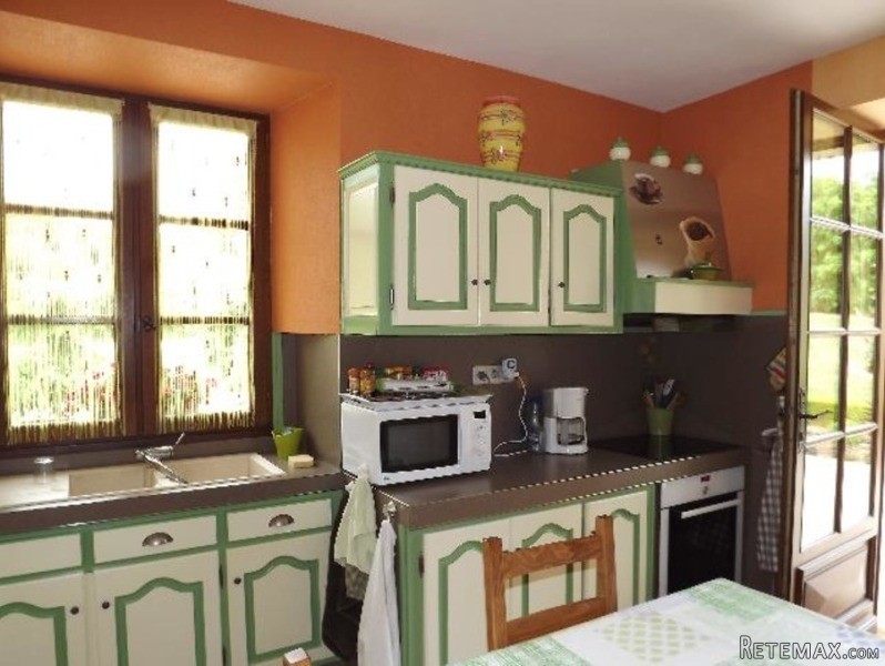 Riverside Property With Separate Garage.. - 2