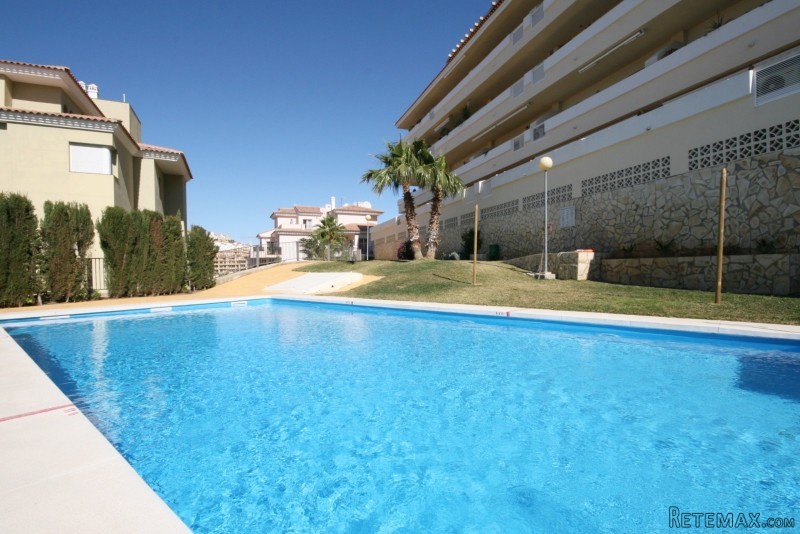 2 Bedroom Middle Floor Apartment