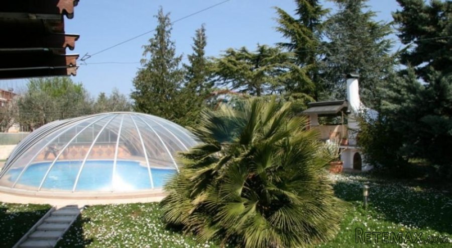 Brtonigla, lijepa kuća sa prekrasno uređenom okućnicom - 5