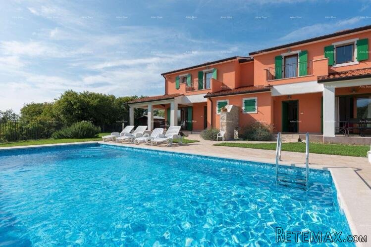 VILA S DVA APARTMANA I BAZENOM, OKOLICA LABINA