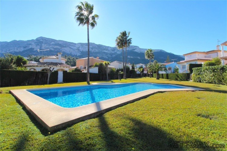 Beautiful villa located in a good residential area of Denia.. - 2