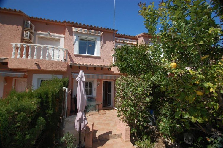 Great price for this bright duplex with a private plot of.. - 2