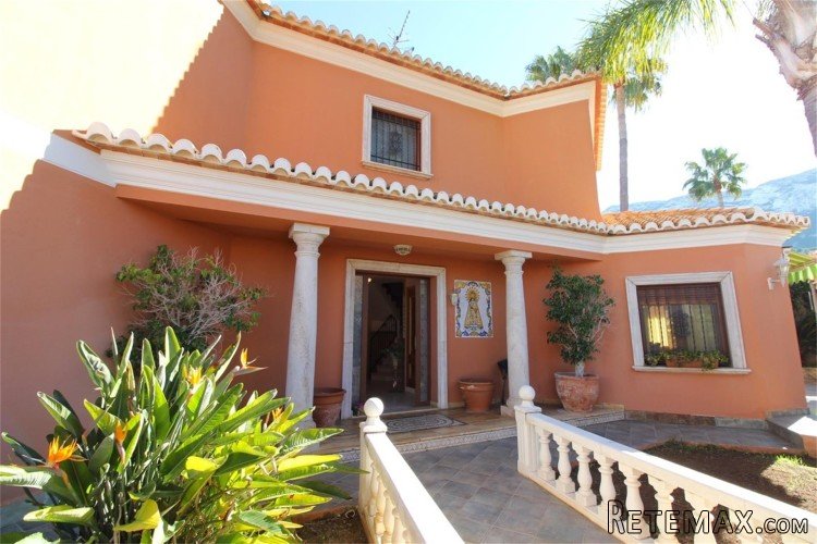 Beautiful villa located in a good residential area of Denia.. - 3