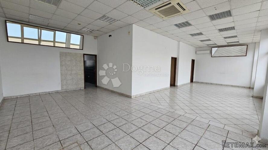 Poslovni prostor u okolici Poreča - 50 m od mora