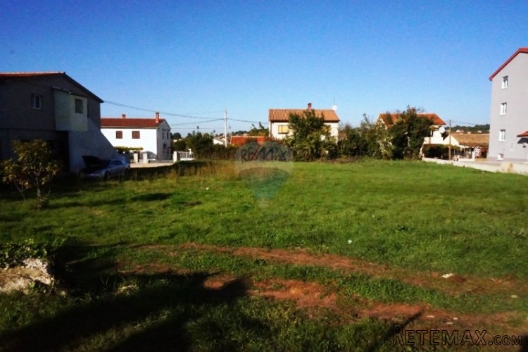 ZEMLJIŠTE S PROJEKTOM SPREMNO ZA GRADNJU STANOVA