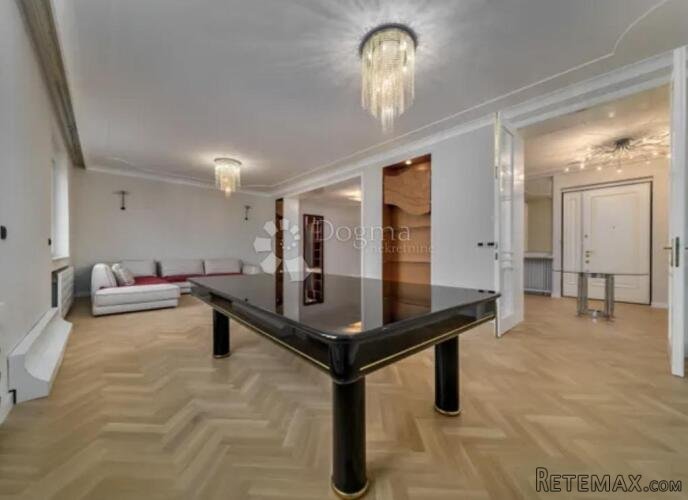 Zagreb centar – trosoban stan 160 m² s parkingom