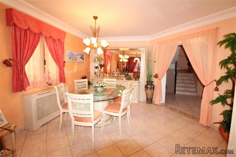 Beautiful villa located in a good residential area of Denia.. - 5