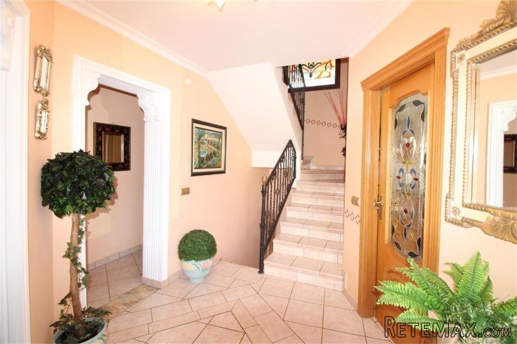 Beautiful villa located in a good residential area of Denia.. - 7