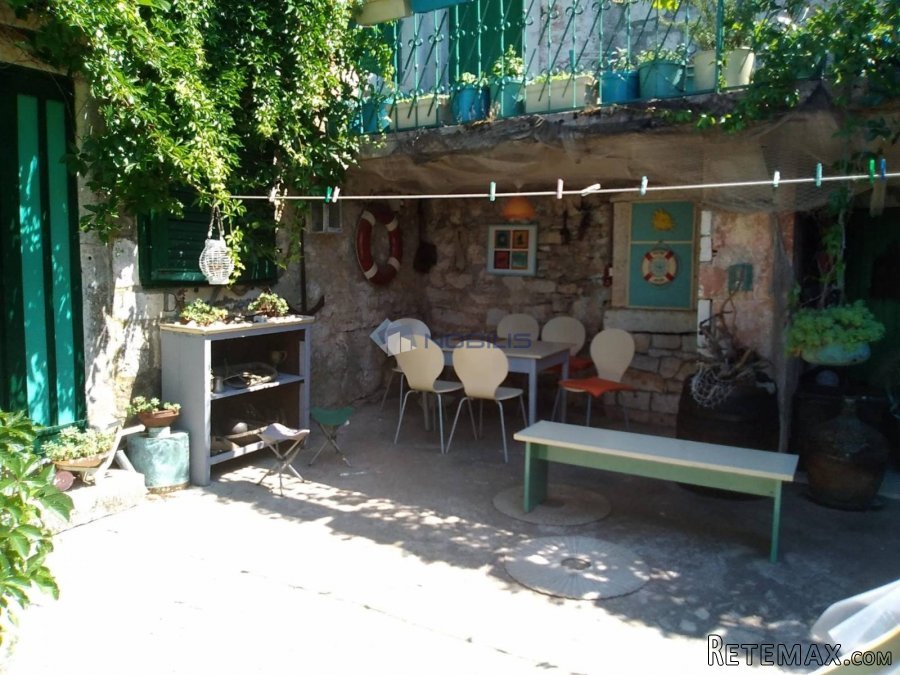 Brač - Nerežišća, kuća 500 m2 - 7
