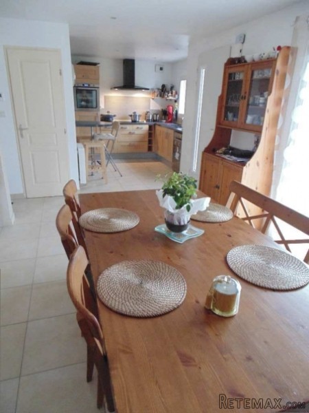 5 Bedrooms - Maison - For Sale - 2