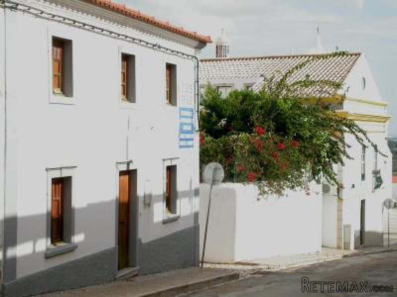 Commercial premises and two bedroom.. - 2