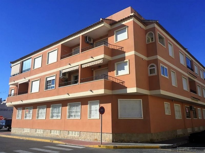 2 bedroom, 1 bathroom Apartment, (build..