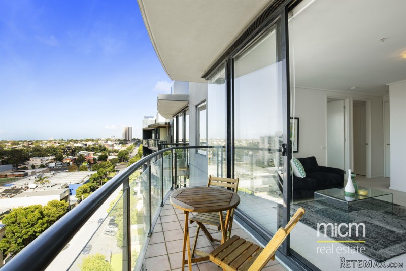 Easy Care and Stylish Living in.. - 2
