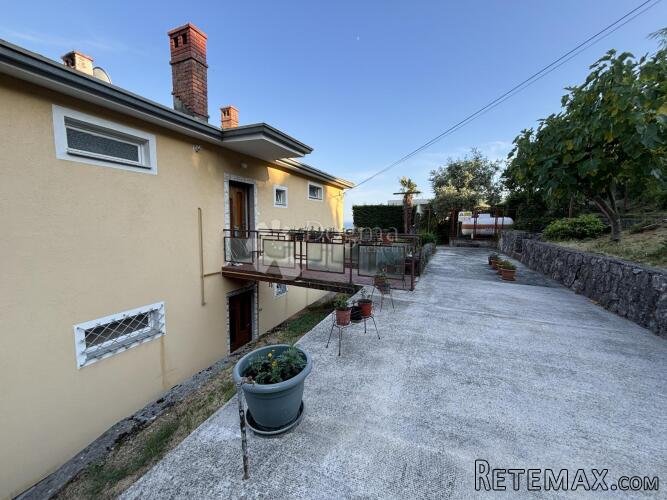 Opatija, TOP lokacija, 100m2, BALKON, garaža - 2