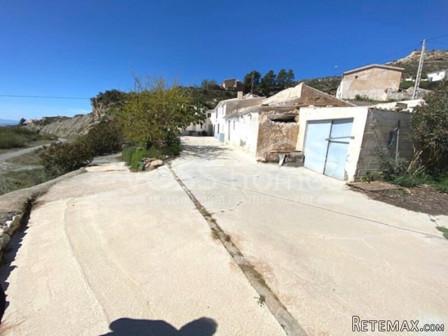 NEW LISTING EXCLUSIVE TO VOSS HOMES - A large, part.. - 4