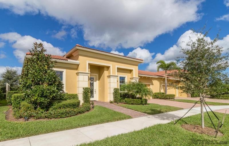 10300 Sw Canossa Wy, Port Saint Lucie.. - 2