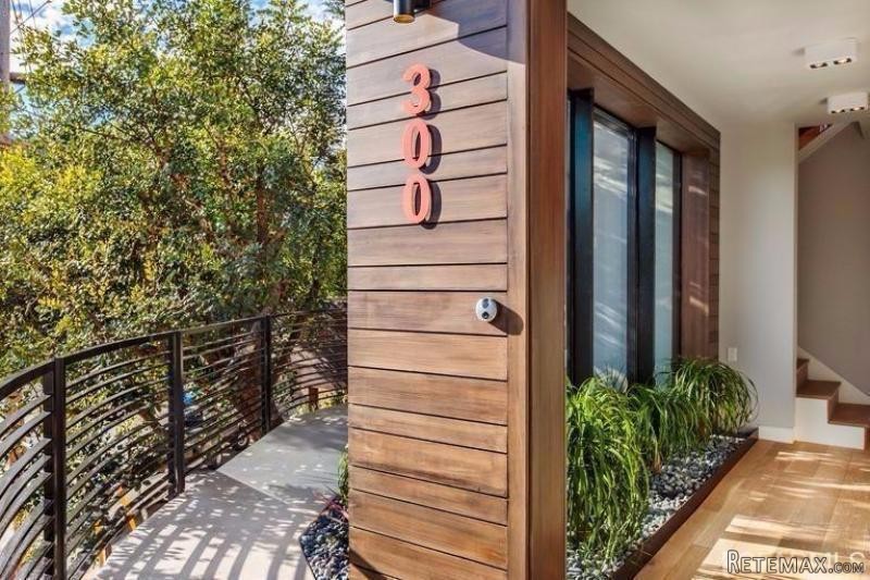 4 bedroom House For Sale: 300 Sussex.. - 2