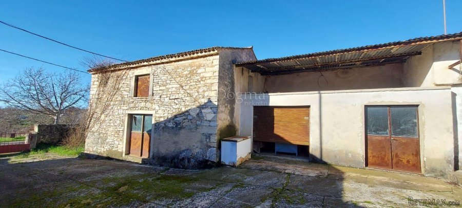 Stara kamena kuća, 2 zgrade i građevinsko zemljište 1000m2 D - 6