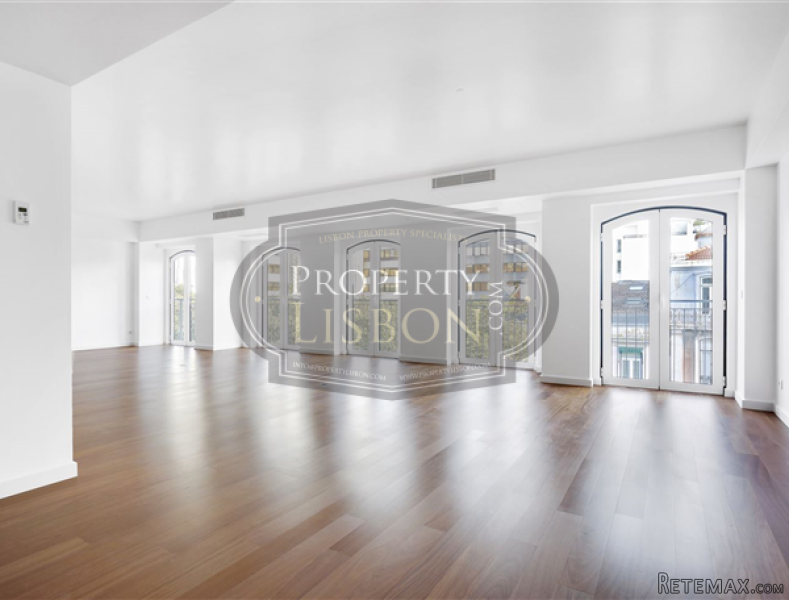 T6 Lisbon Apartment for Sale, Santo.. - 2
