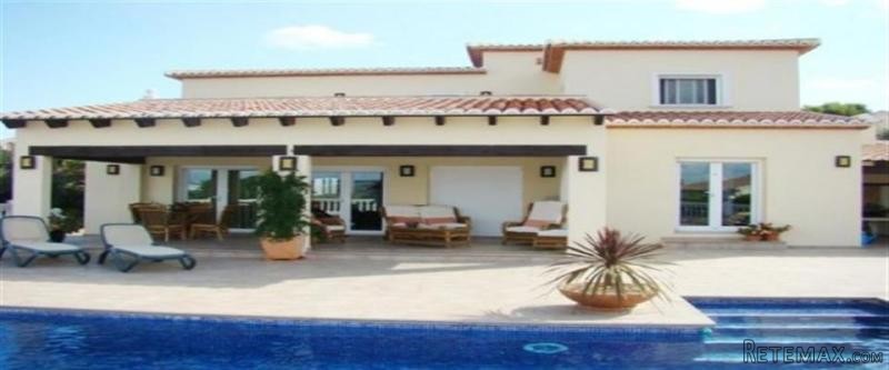 4 Bedrooms - Villa - Alicante - For Sale