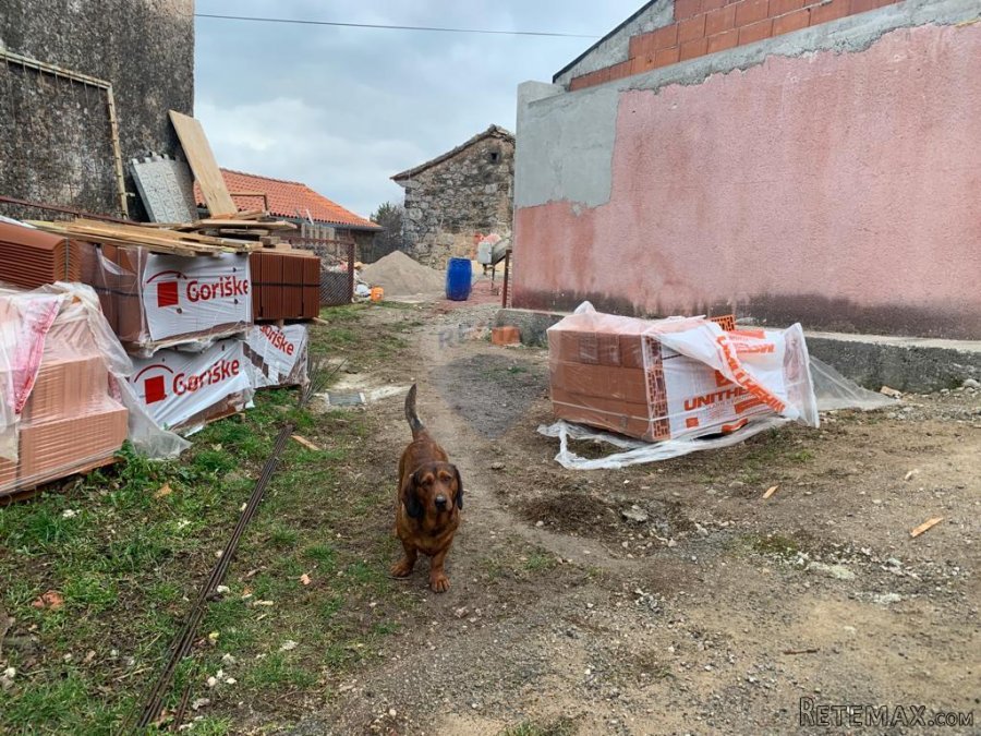 Pazin, Lupoglav, kamena kuća za adaptaciju s prostranim pogl - 8