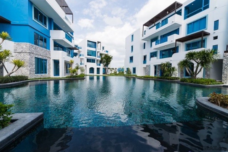 1 Bed Beachfront Condo At The Crest..