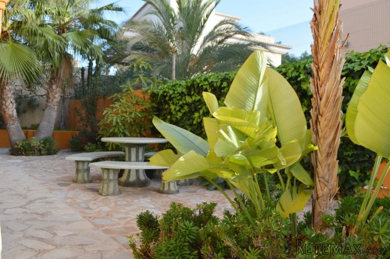 Well kept 3 bedroom villa with.. - 2