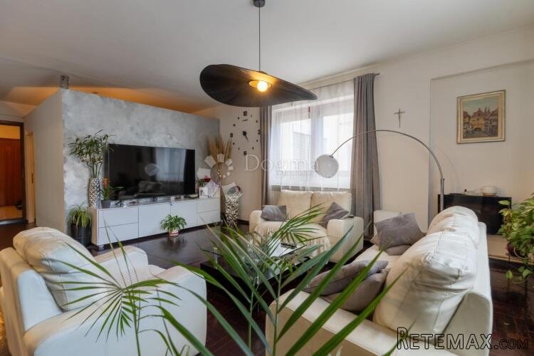 127 m², 4-soban stan s loggiom i parkirnim mjestom, Gornji - 3