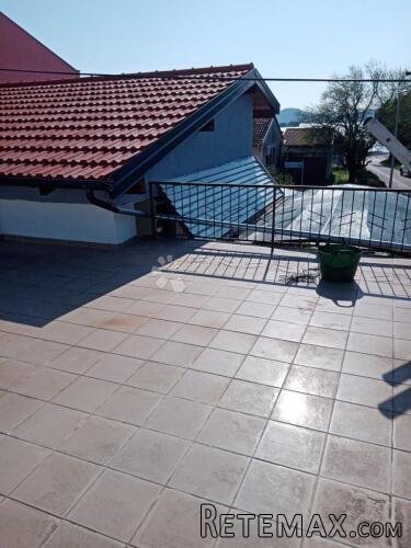 Prekrasna prizemnica u VODICAMA 50m od mora - 3