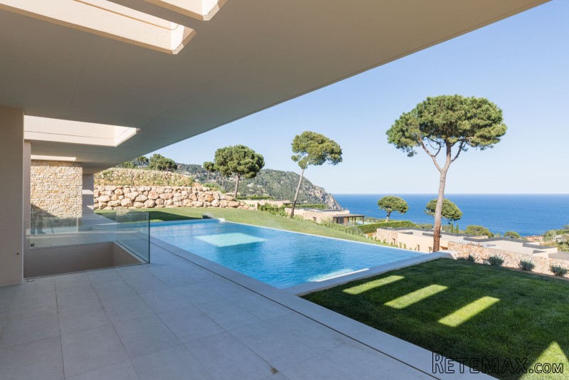 Outstanding house for sale in a private.. - 2
