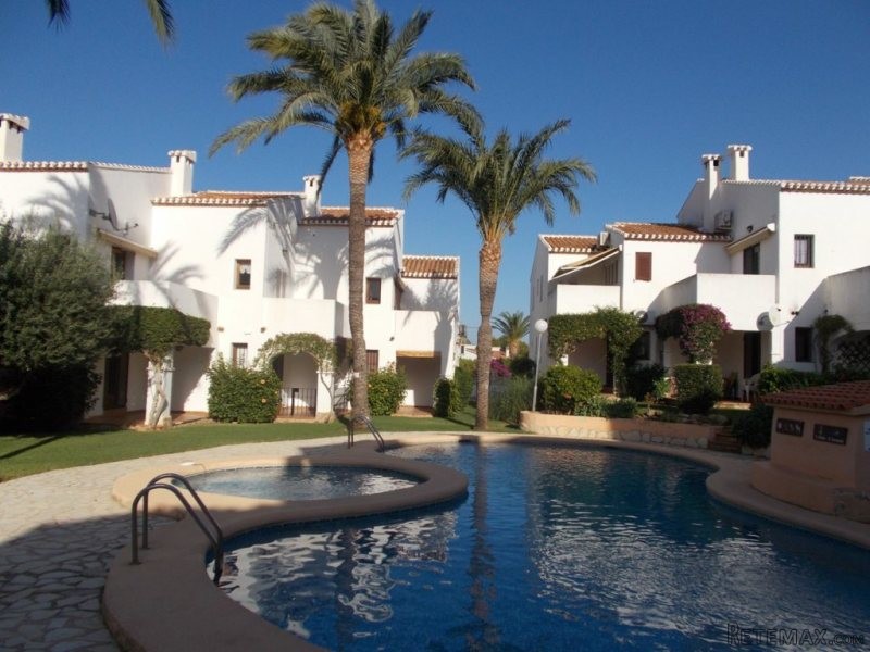 A90 1 Bedroom Apartment with sea views..