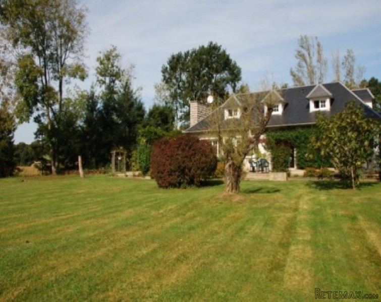 Parkland manor house with Pyrenees.. - 2