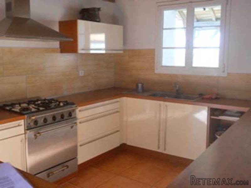 Quality Renovated Property Set On 1.4.. - 2