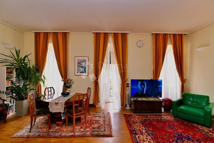 GOSPODSKI STAN U SAMOM CENTRU - 190m2 - 2