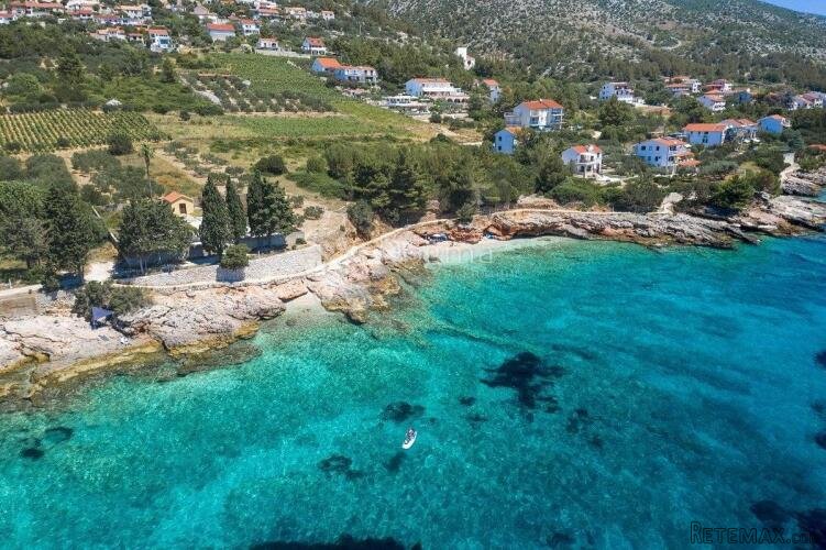 Poljoprivredno zemljište Zavala - 23400m2 - 2