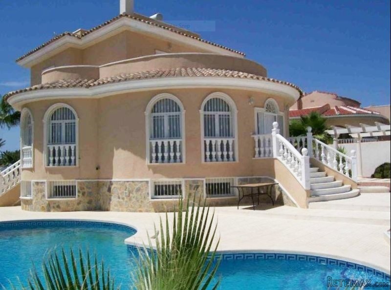 6 Bedrooms - Villa - Alicante - For Sale